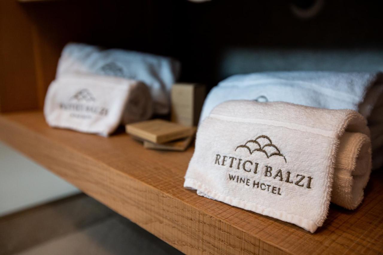Wine Hotel Retici Balzi Poggiridenti Exteriör bild