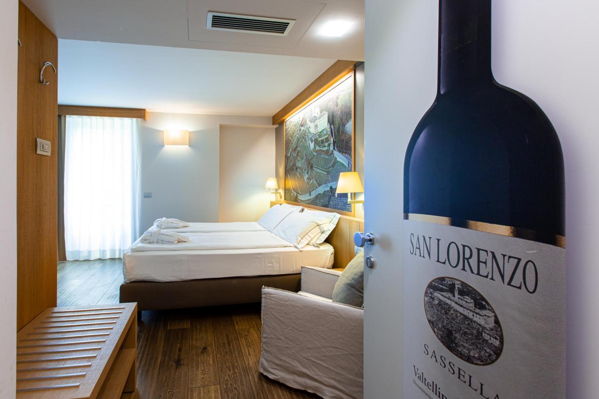 Wine Hotel Retici Balzi Poggiridenti Exteriör bild