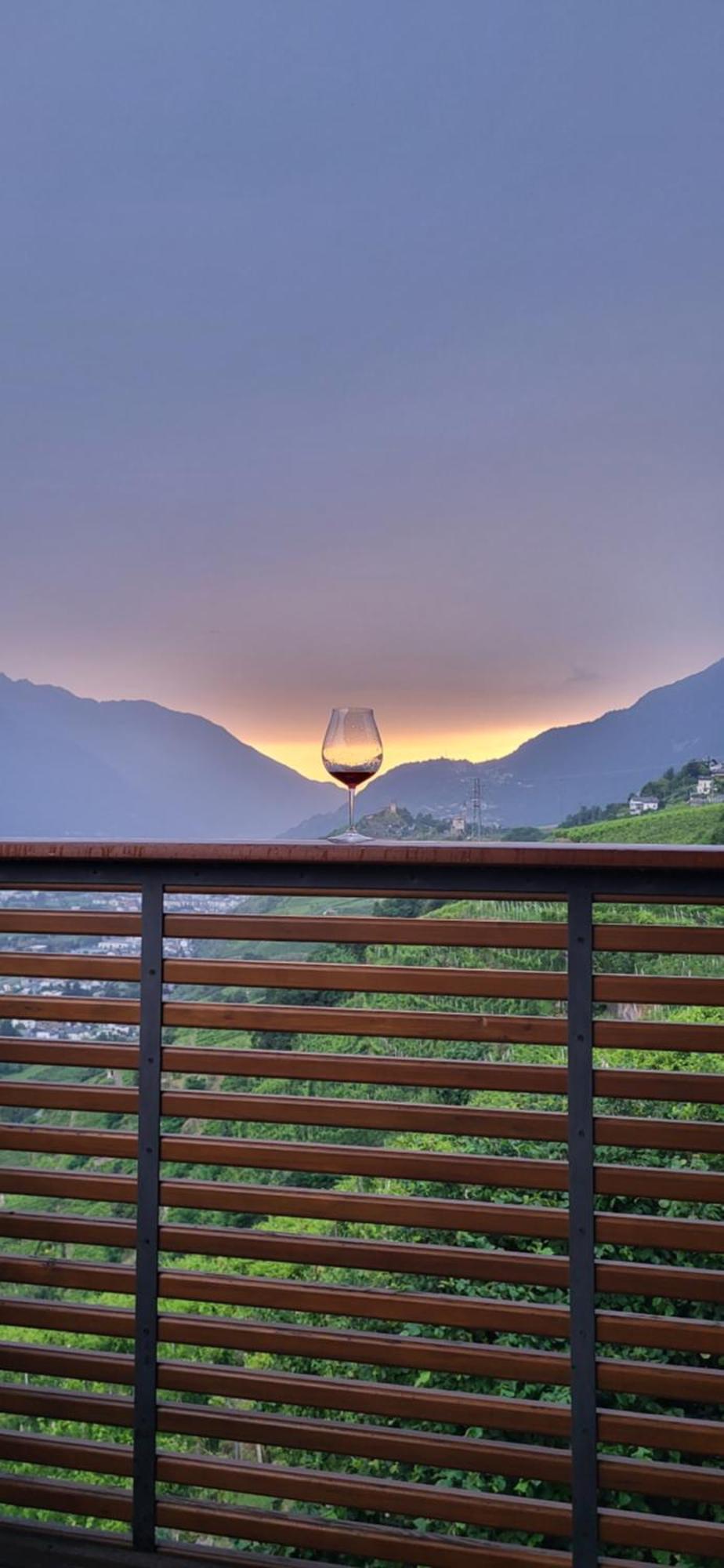 Wine Hotel Retici Balzi Poggiridenti Exteriör bild
