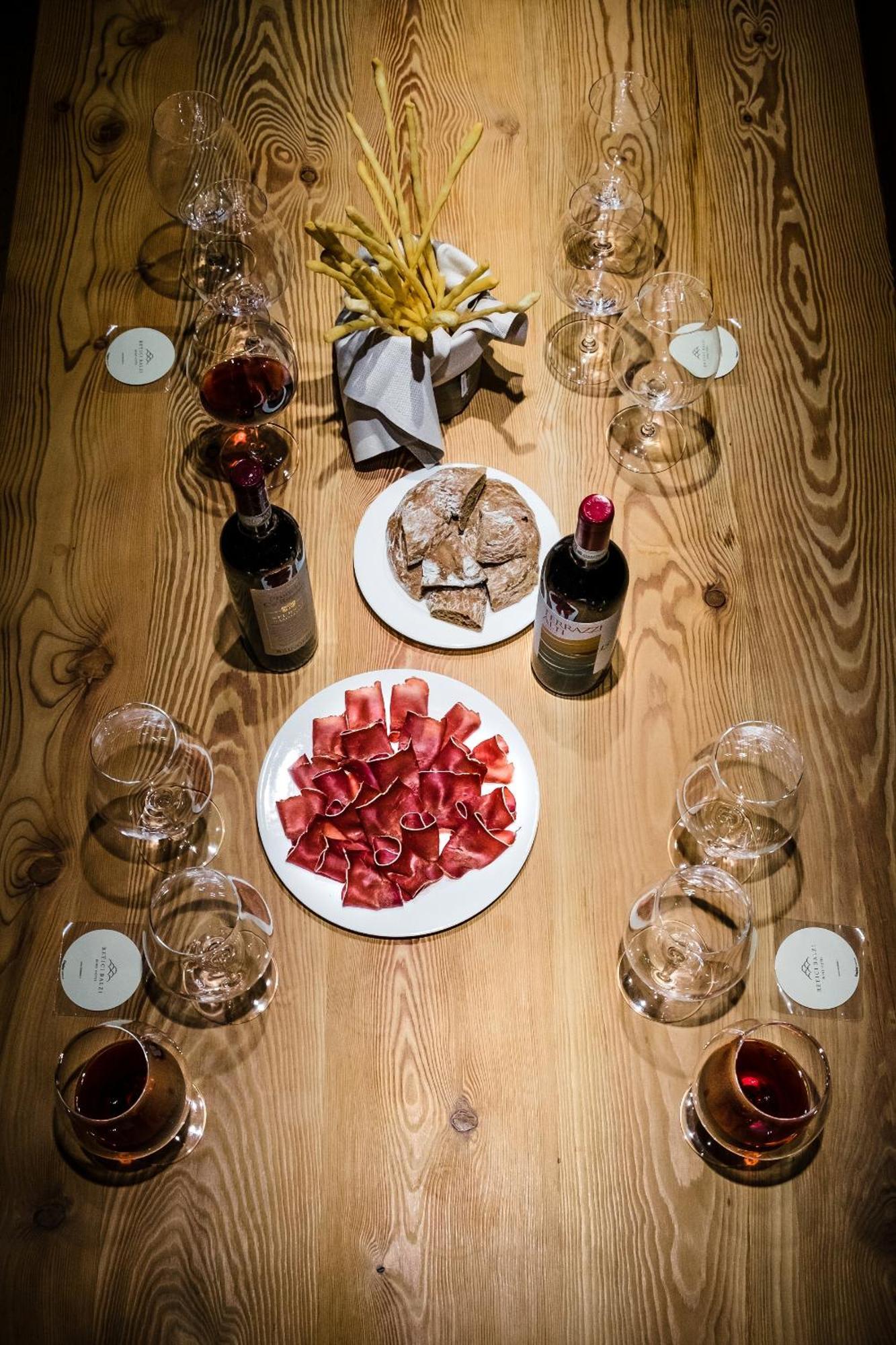 Wine Hotel Retici Balzi Poggiridenti Exteriör bild