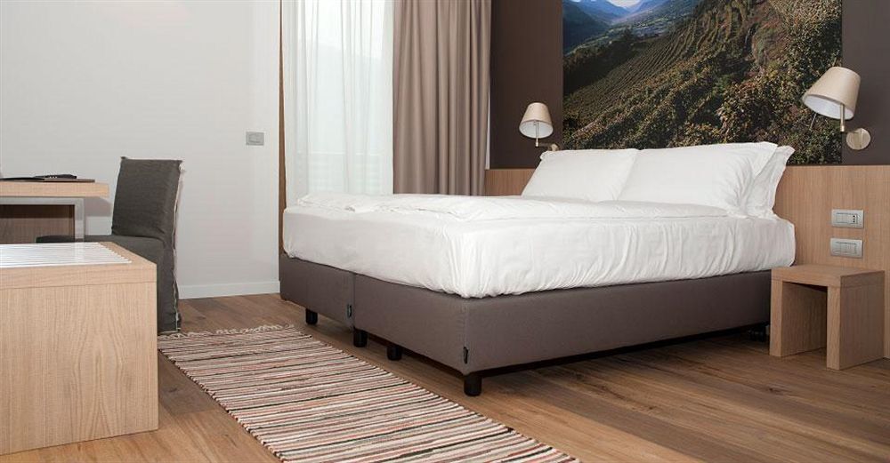 Wine Hotel Retici Balzi Poggiridenti Exteriör bild