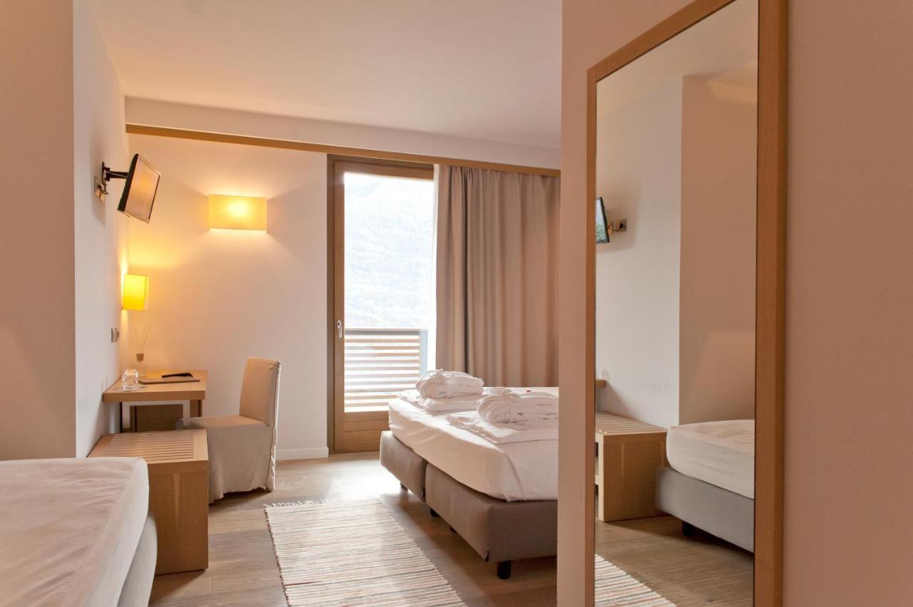 Wine Hotel Retici Balzi Poggiridenti Exteriör bild